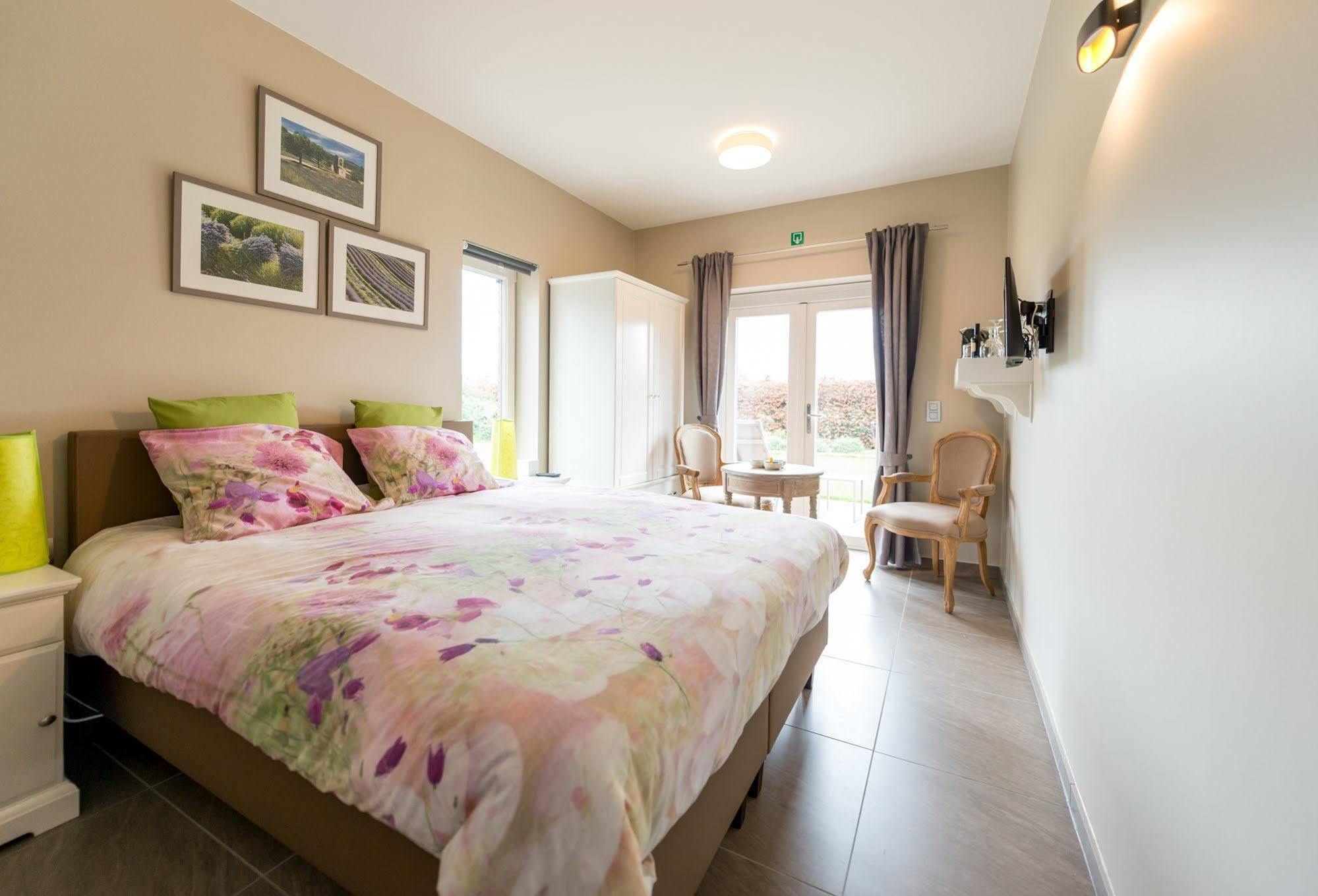 Naturisme B&B Ilmatar, Clothing Optional Deerlijk Kültér fotó